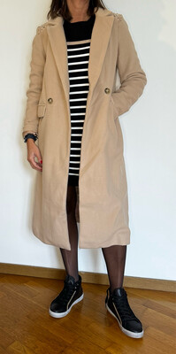 Manteau noir ou beige finition clous