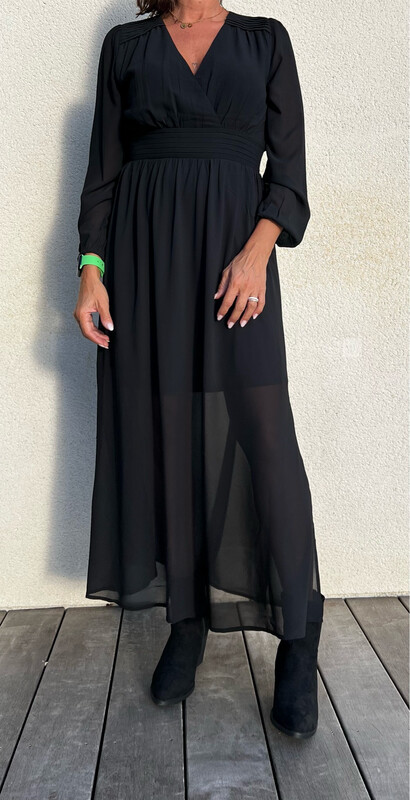Robe longue noire voile