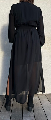 Robe longue noire voile