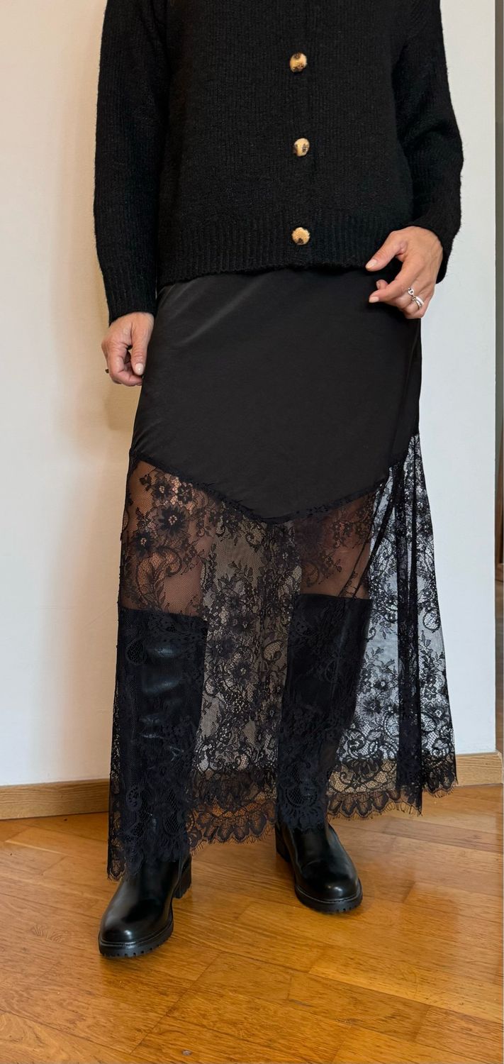 Jupe satin et dentelle