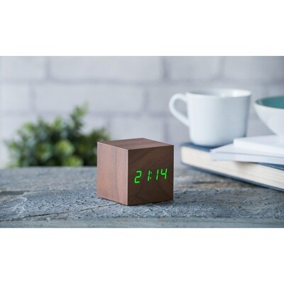 Gingko Cube Click -kello, pähkinä + vihreä led
