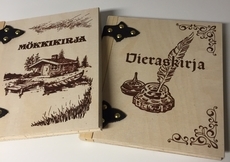 Puinen vieraskirja