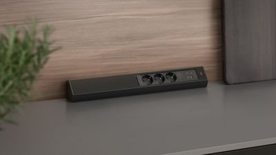 CASIA 2 -pistorasia USB porteilla - mattamusta - Bachmann