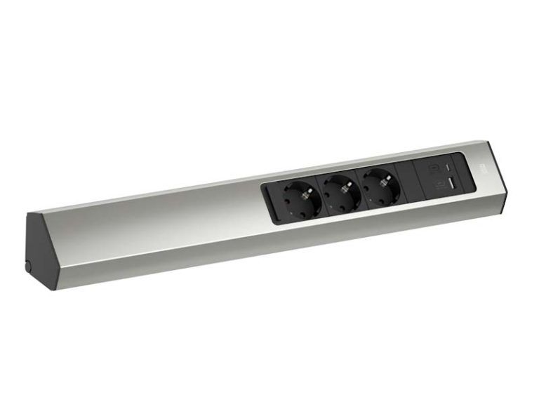 CASIA 2 -pistorasia USB porteilla - RST - Bachmann