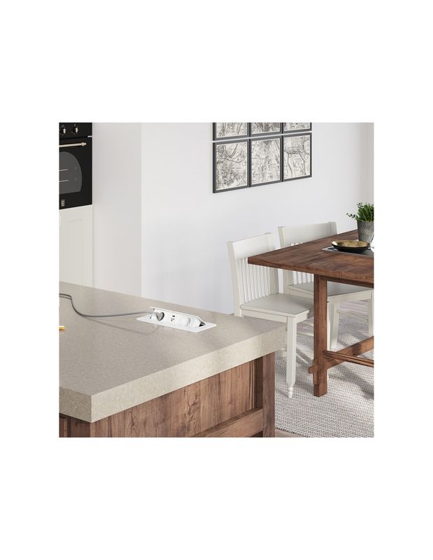 SOLINA SWING USB A&amp;C + 2x schuko - Tasoon upotettava rasia - valkoinen