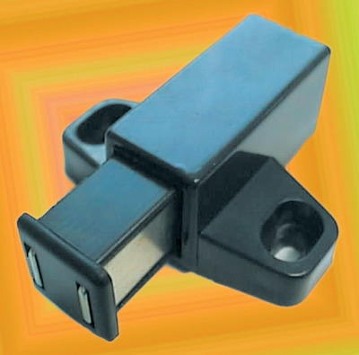 Ponnahtava magneettisalpa