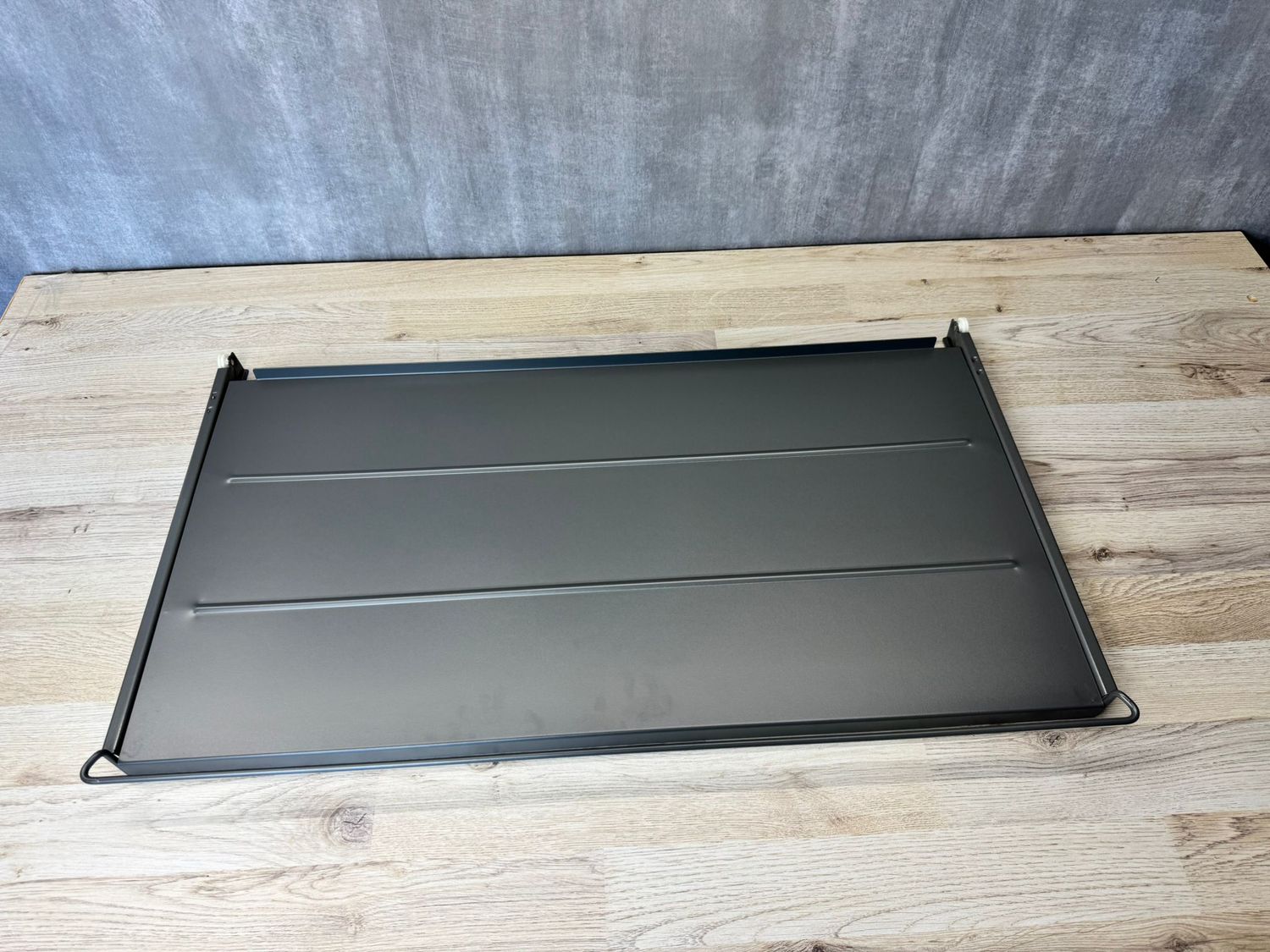 Tarviketaso / ulosvedettävä hylly rullakiskoilla (kaappi 766-770 mm) - LM 728