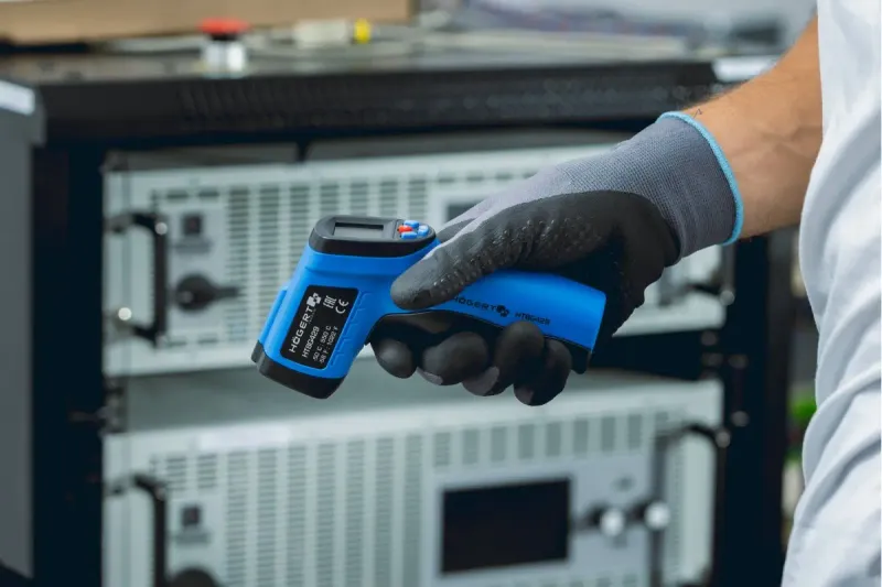 ​Digitaalinen infrapunalämpömittari -50 + 550°C