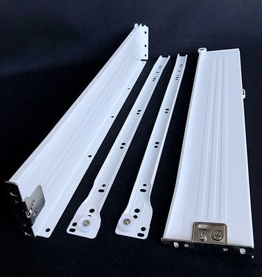 Laatikko peltireunoilla / metallilaatikko korkeus 150mm - monta syvyyttä