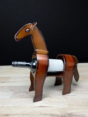 Viinipulloteline hevonen