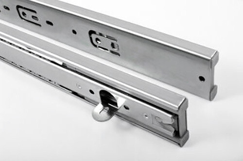 Teleskooppikisko soft closing hidastimelle pohjakiinnitteinen