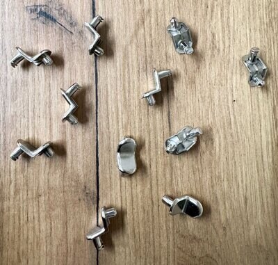 Hyllynkannake 5mm reikään - 12kpl tai 50kpl pussi