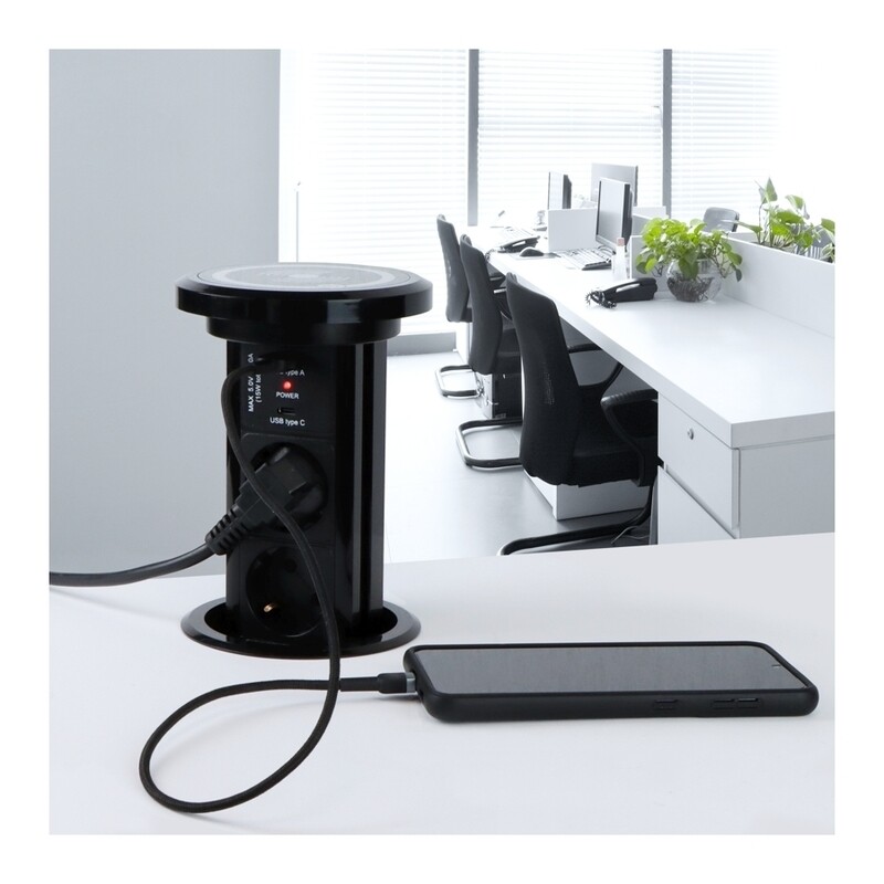 SOLINA TOUCH 3 - Moottoroitu pistorasia induktio latauksella - USB A&amp;C - Musta