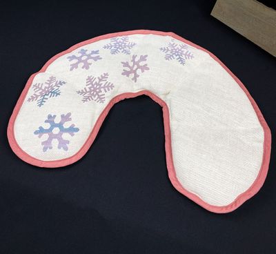 Lämpötyyny niskaan/hartiolle, lumihiutaleet