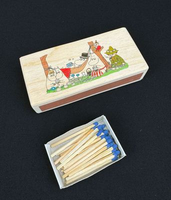 Puinen tulitikkurasia - Muumiperhe