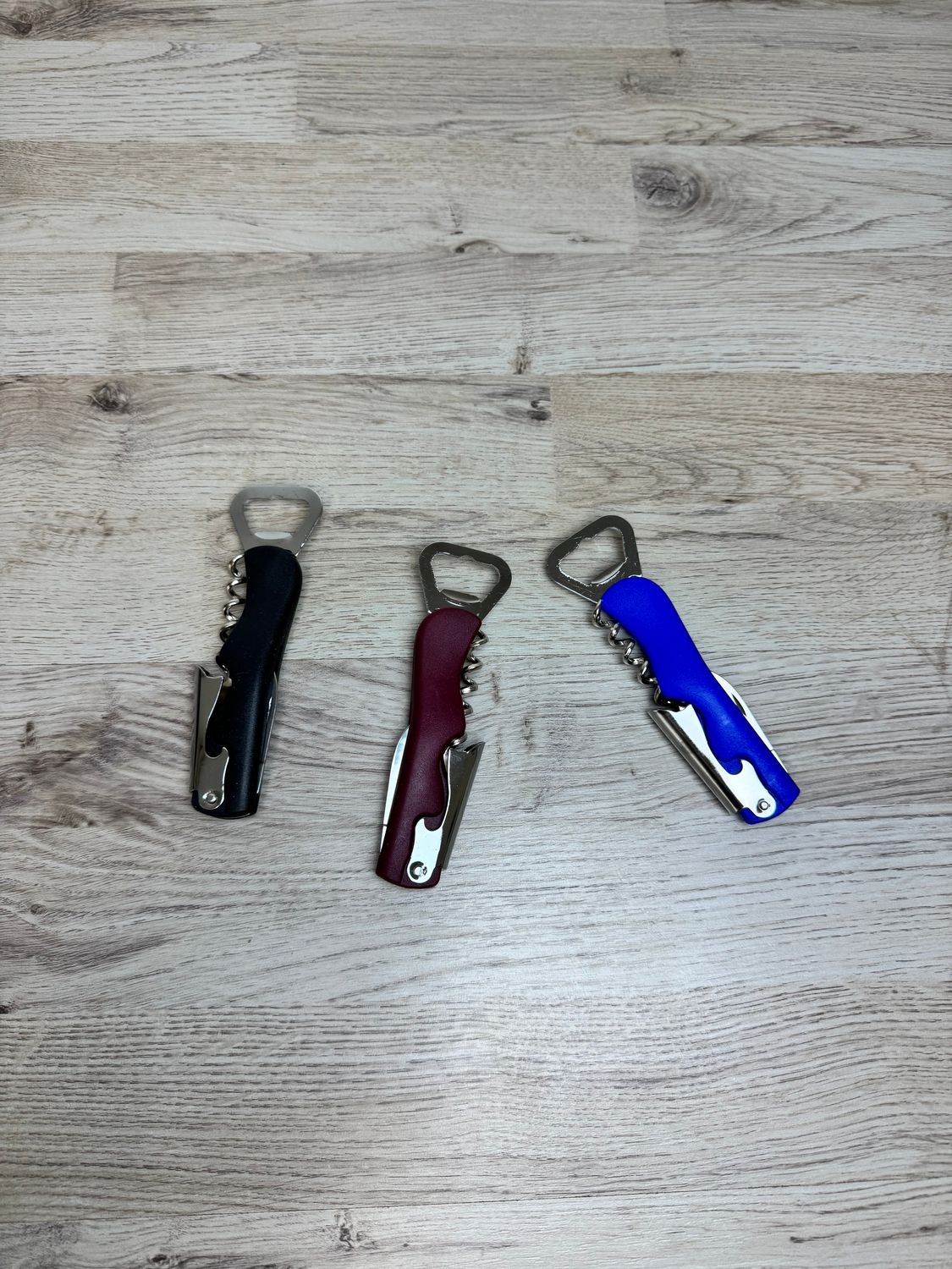 Pullonavaaja - tarjoiljanavaaja