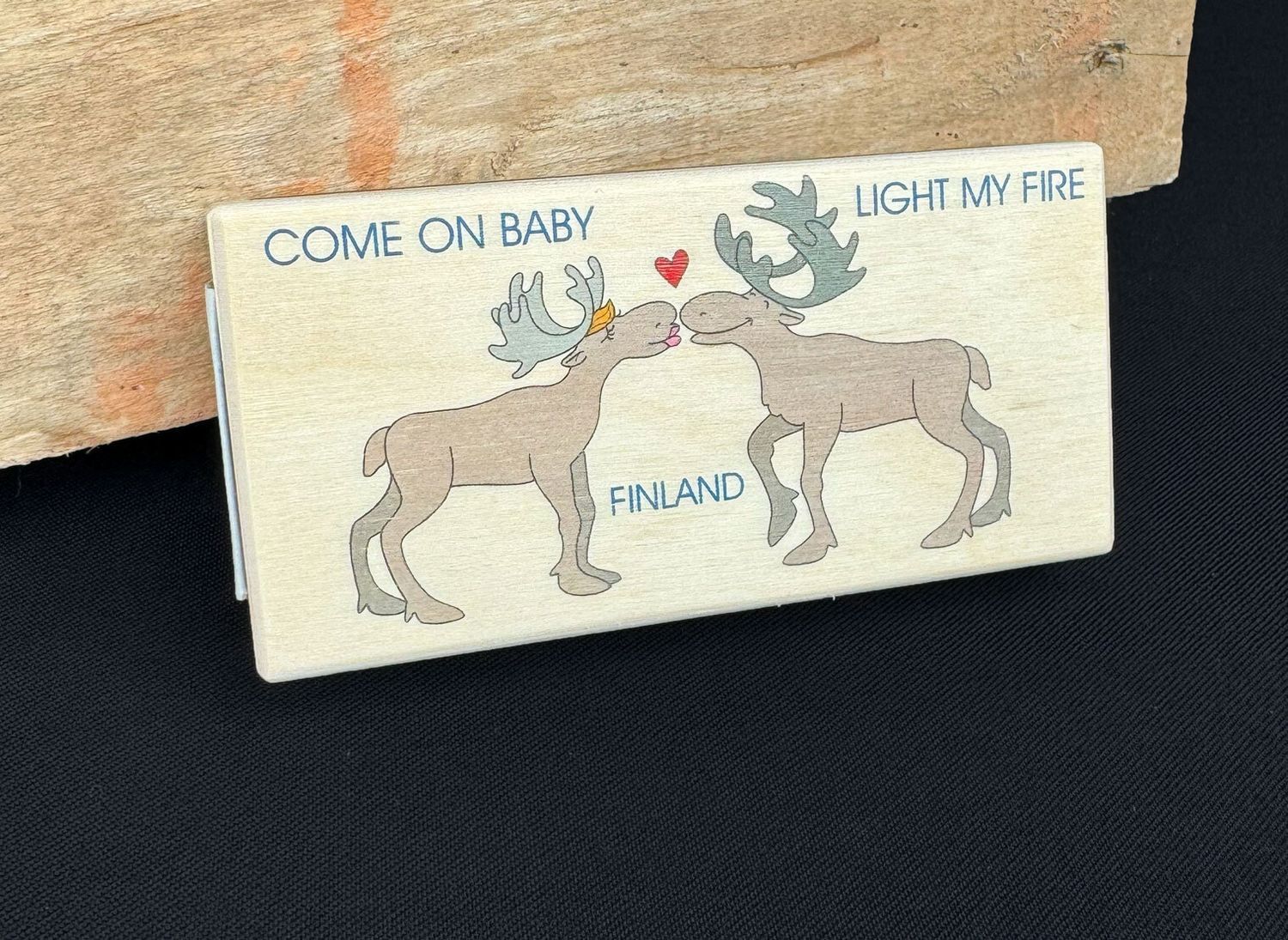 Puinen tulitikkurasia - Hirvet