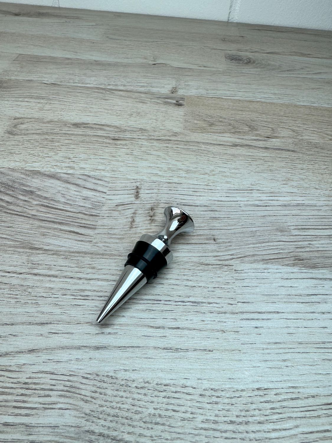 Viinipullonsulkija - viinipullon korkki