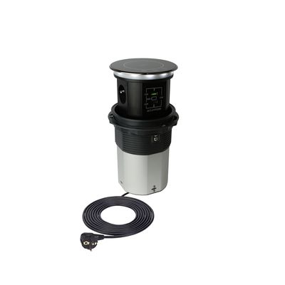 LUMI BOX avattuna: 3 Schuko-pistorasiaa ja USB-A/C