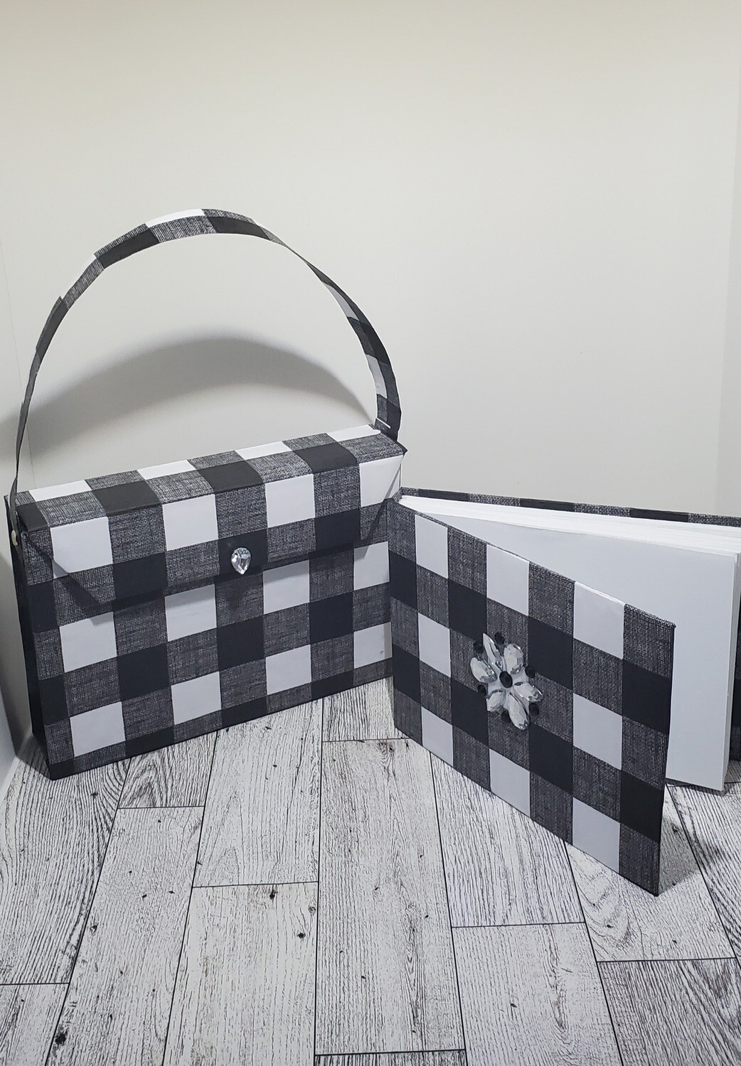 Buffalo Print Paper Purse Gift Bag
*journal not included*