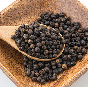 Black Pepper Organic Essential Oil - #170404 Piper nigrum