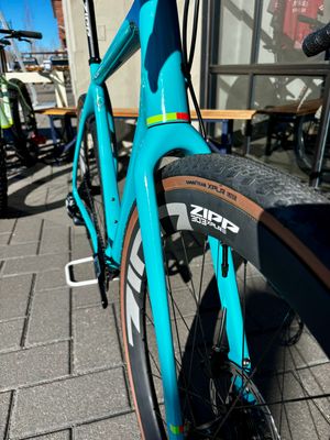OPEN WIDE LARGE / Turquoise - Rival AXS E1 + Zipp XPLR S Carbon Wheelset | Gravel Bike