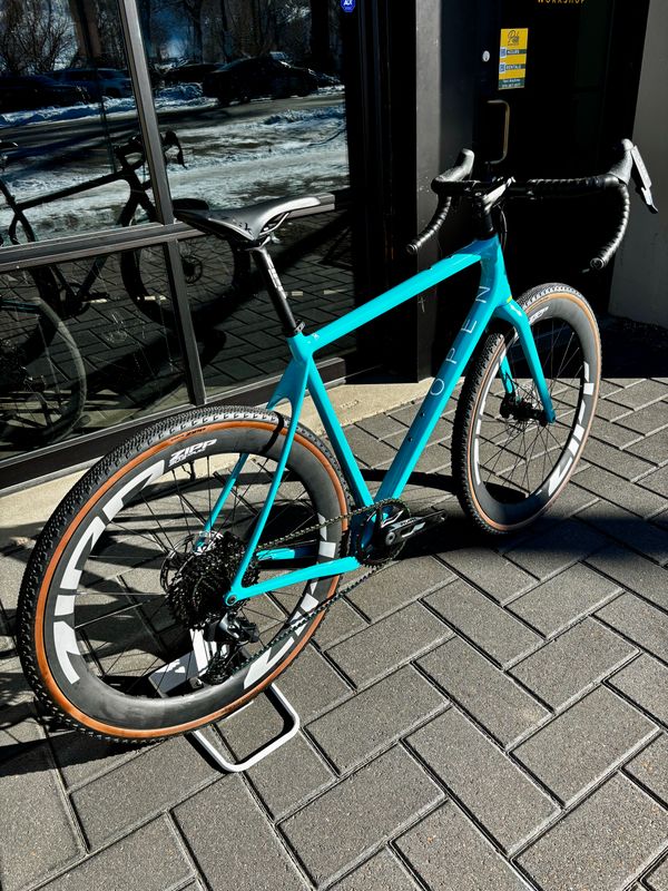 OPEN WIDE - Medium / Turquoise -  Rival AXS E1 + Zipp XPLR S Carbon Wheelset | Gravel Bike