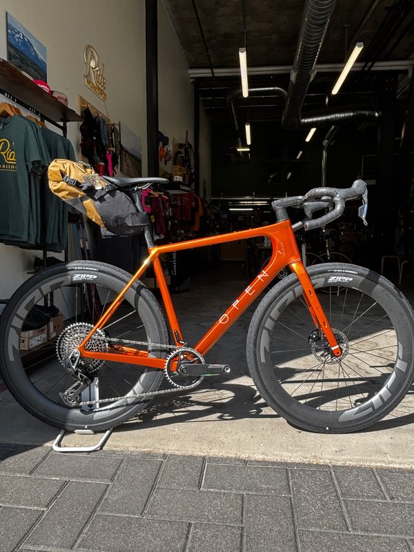 OPEN UP 2.0 Adventure - LARGE / Orange Pearl - SRAM Force -Transmission + Zipp XPLR SW Carbon Wheelset | Gravel Bike