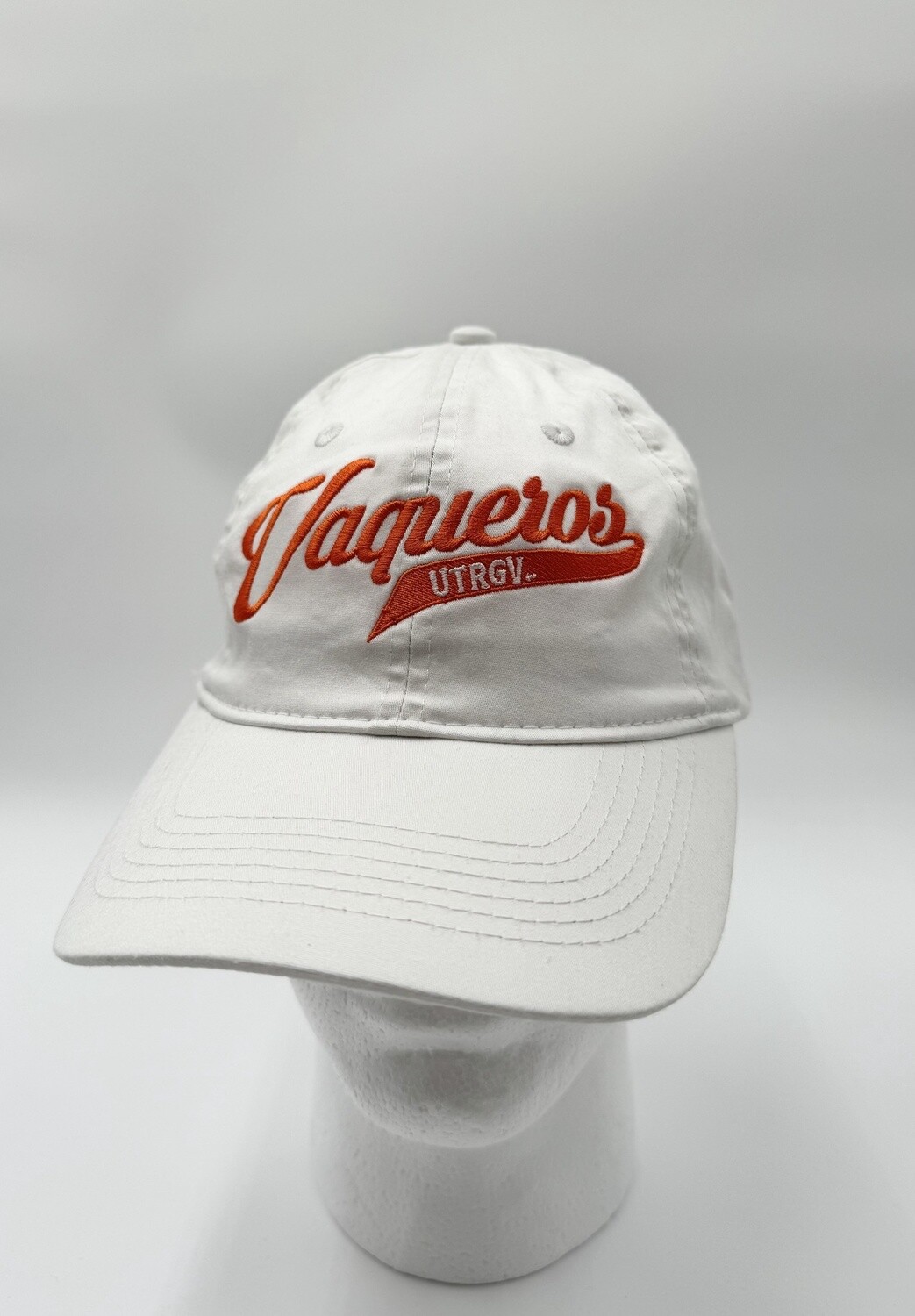 VAQUEROS Script Pacific  Fitted Vintage Cap - White