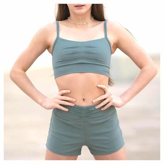 B2231 Flutter Short
