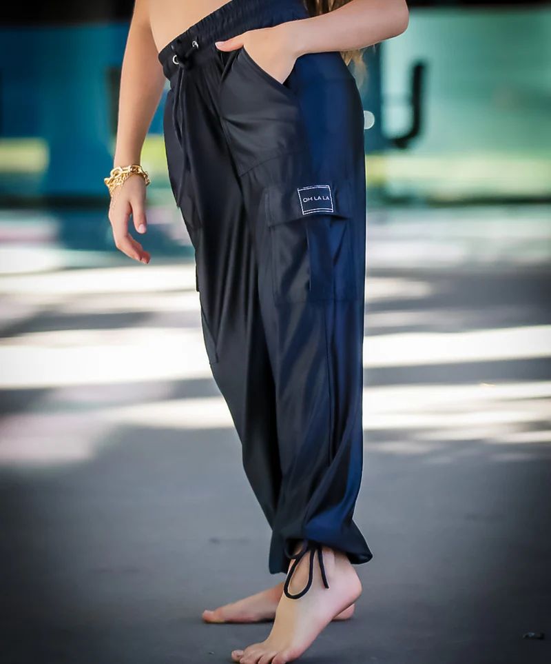 OLL243 The Statement Cargo Pant, Color: Black, Size: CI