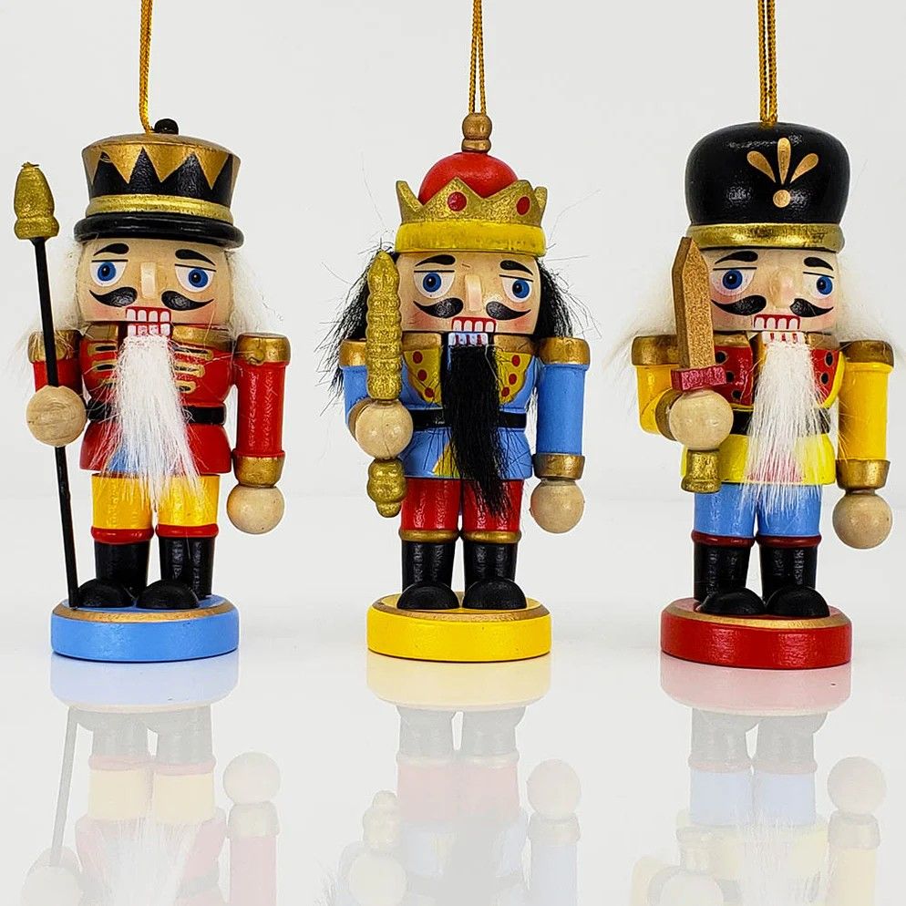 Stubby Nutcracker Ornament, Attribute: Nut, Size: 3&quot;