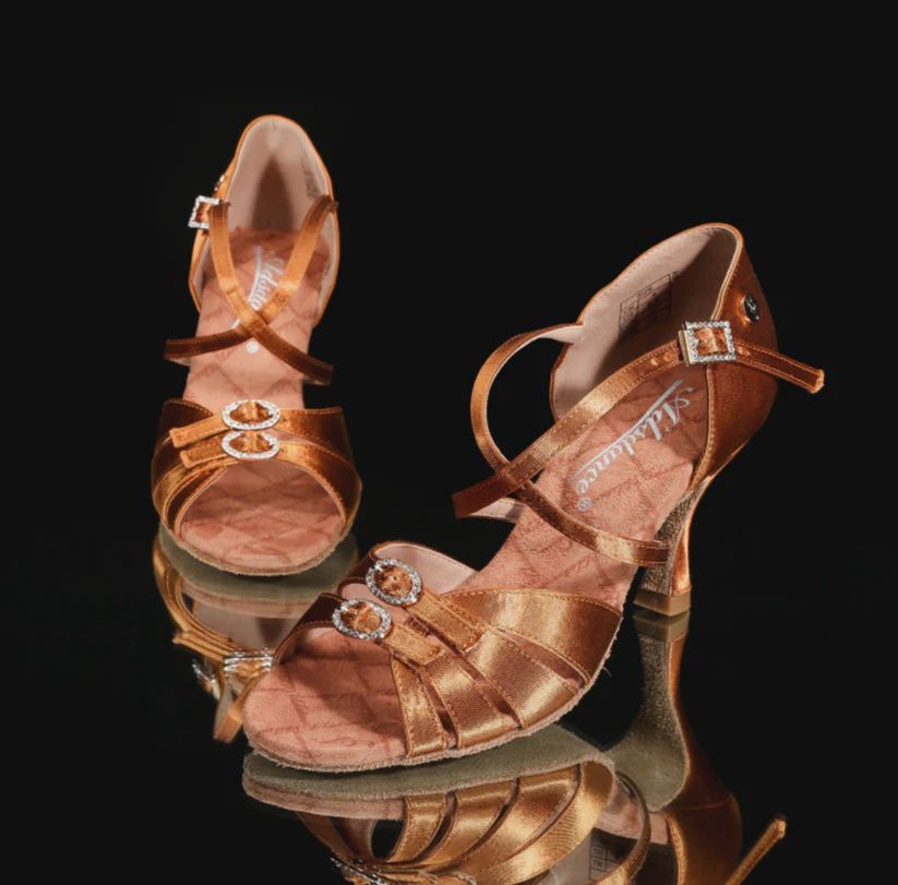 MG2176-0750 Satin Heels - size 6.5