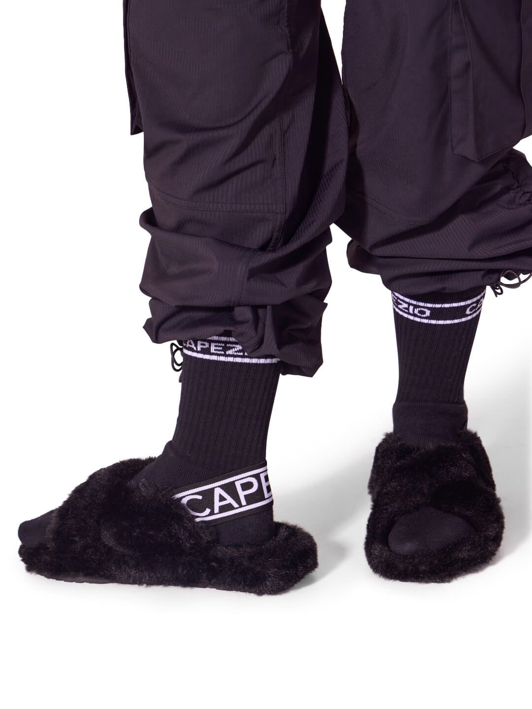 SLP001 Varsity Plush Slipper, Color: Black, Size: XS