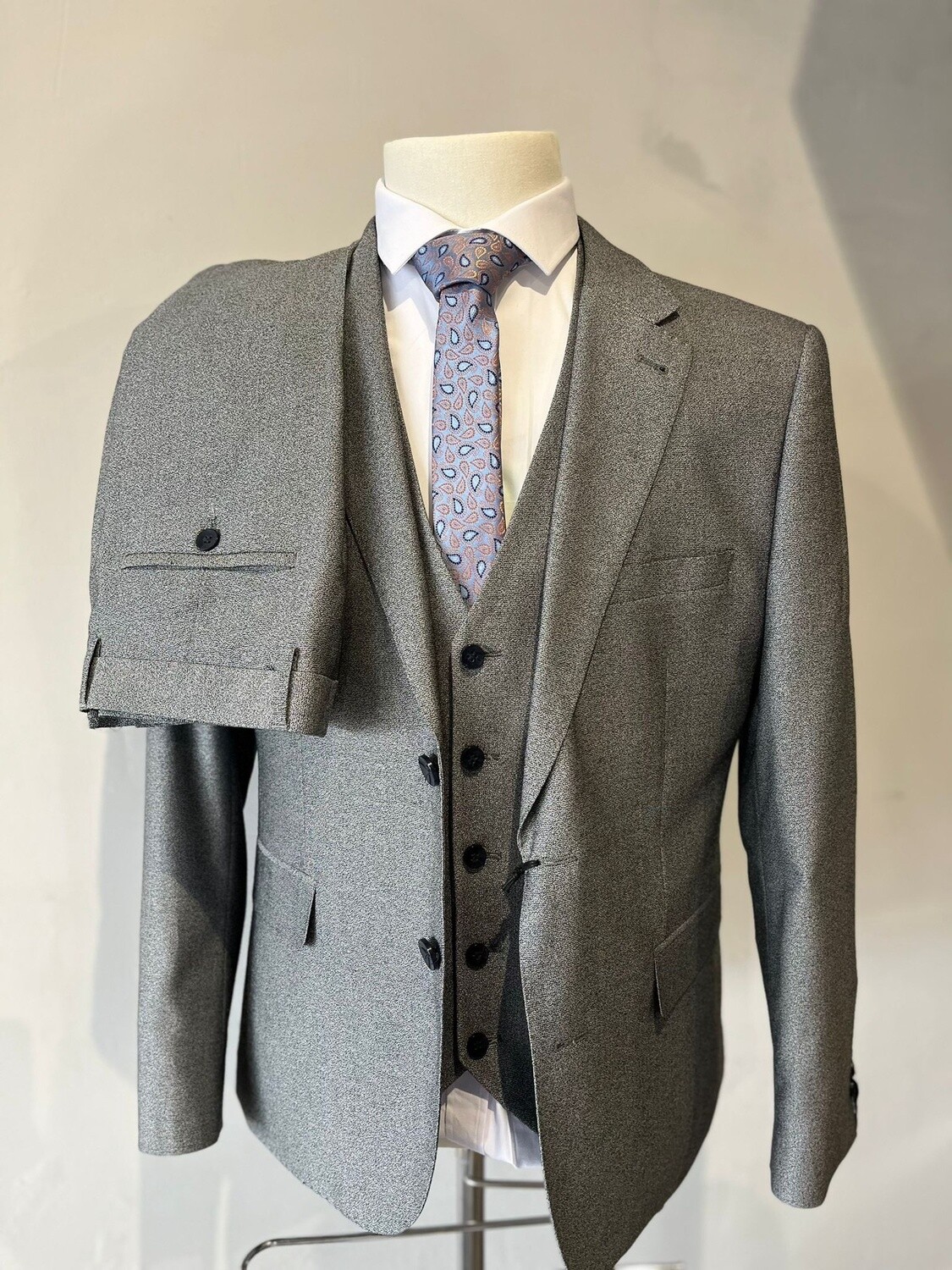 RRP €299........R1927 Suit........OUR PRICE........