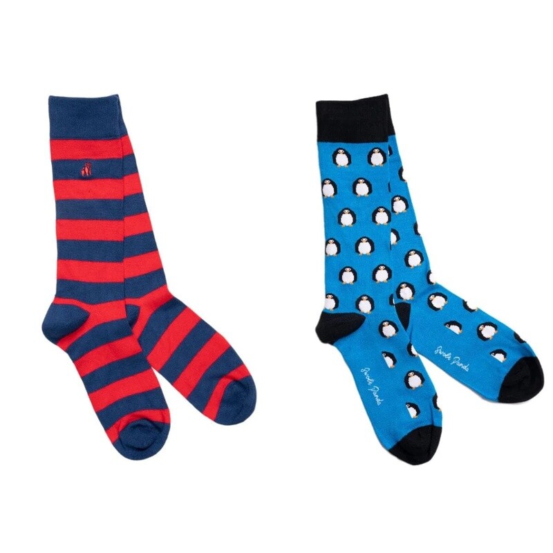 SP028 2 02 L RED CHRISTMAS CRACKER 2 PAIRS SOCKS GIFT SET