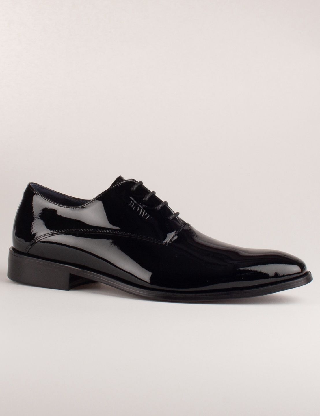 SIMONDS SHOE DISTINCT OIL