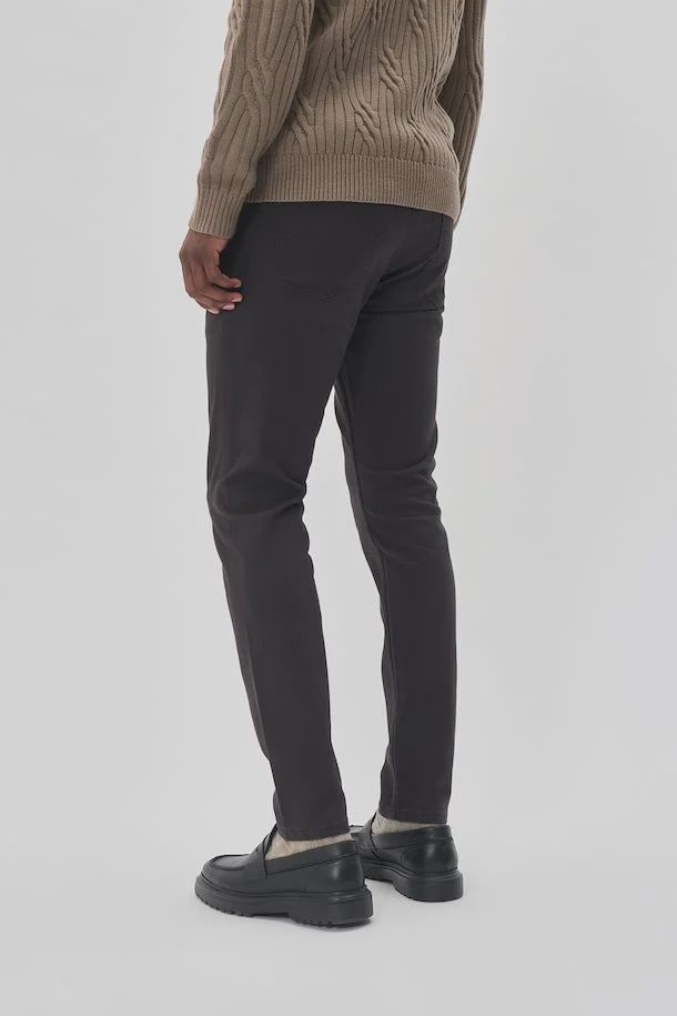 30205683 MAPETE  CHINO 191103 ESPRESSO
