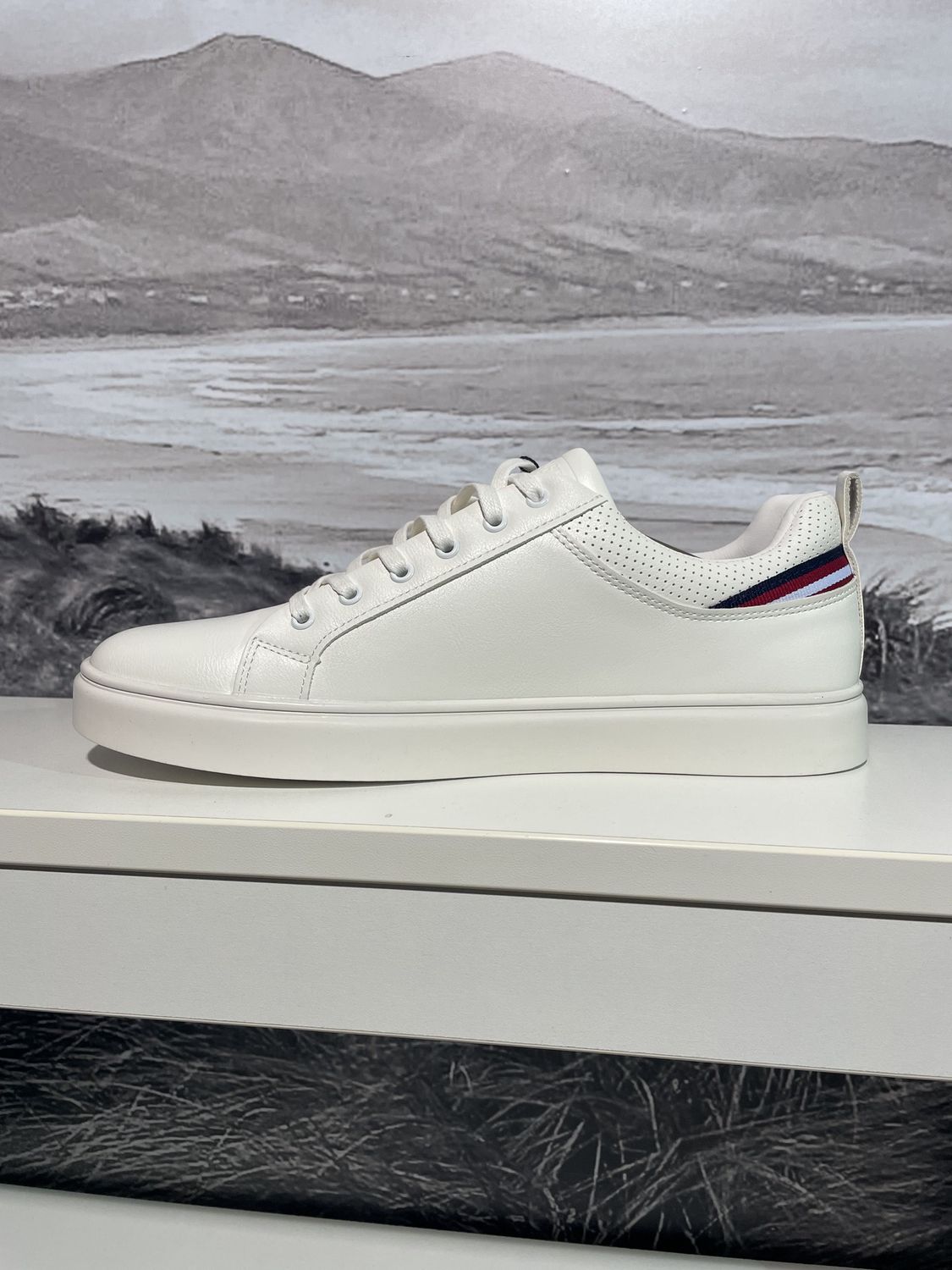 NTY534 MENS SPORTY TIE SHOE WHITE