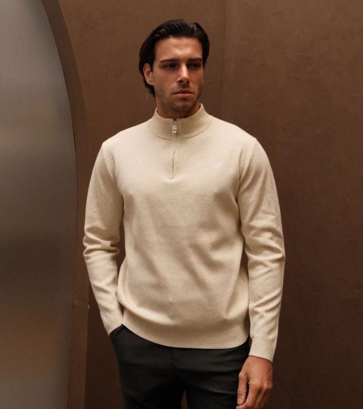 WALKER AND HUNT NEUTRAL CREAM KNITTED HALF ZIP