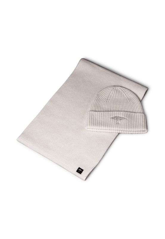 1510 0440 FYNCH HATTON BEANIE AND SCARF SET COL 826