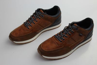 CASUAL FOOTWEAR