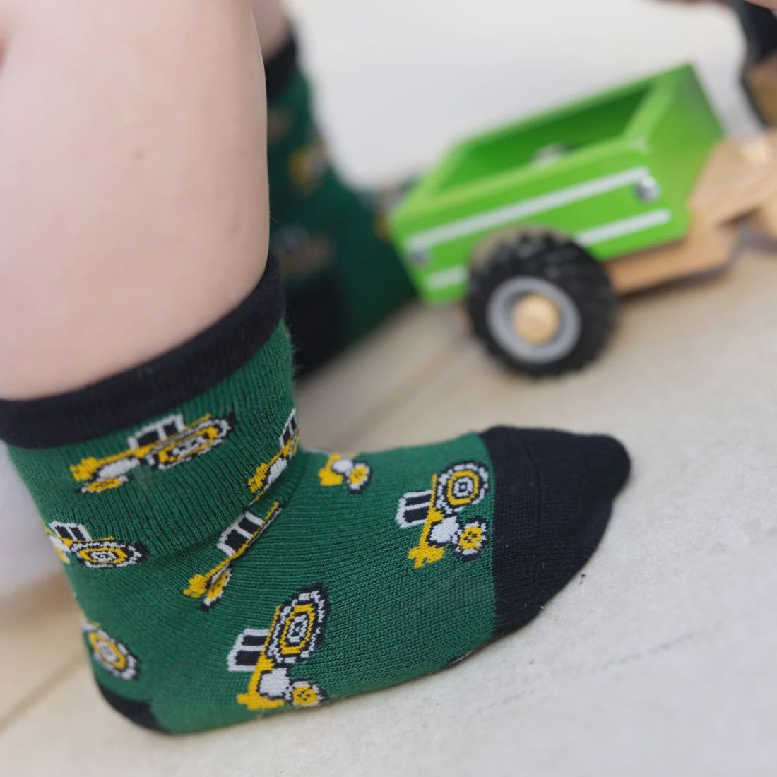 SWOLE PANDA SP440  7 9Y TRACTOR  SOCKS KIDS