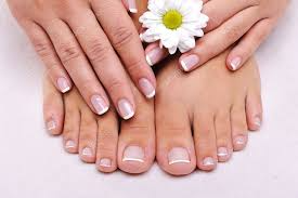 Soin des ongles pieds 40€