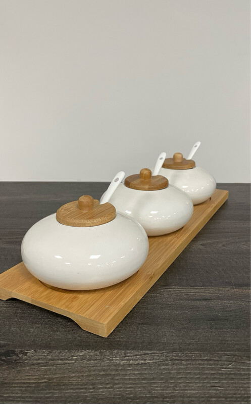 Porzellan Gewürzset mit Bambusplatte