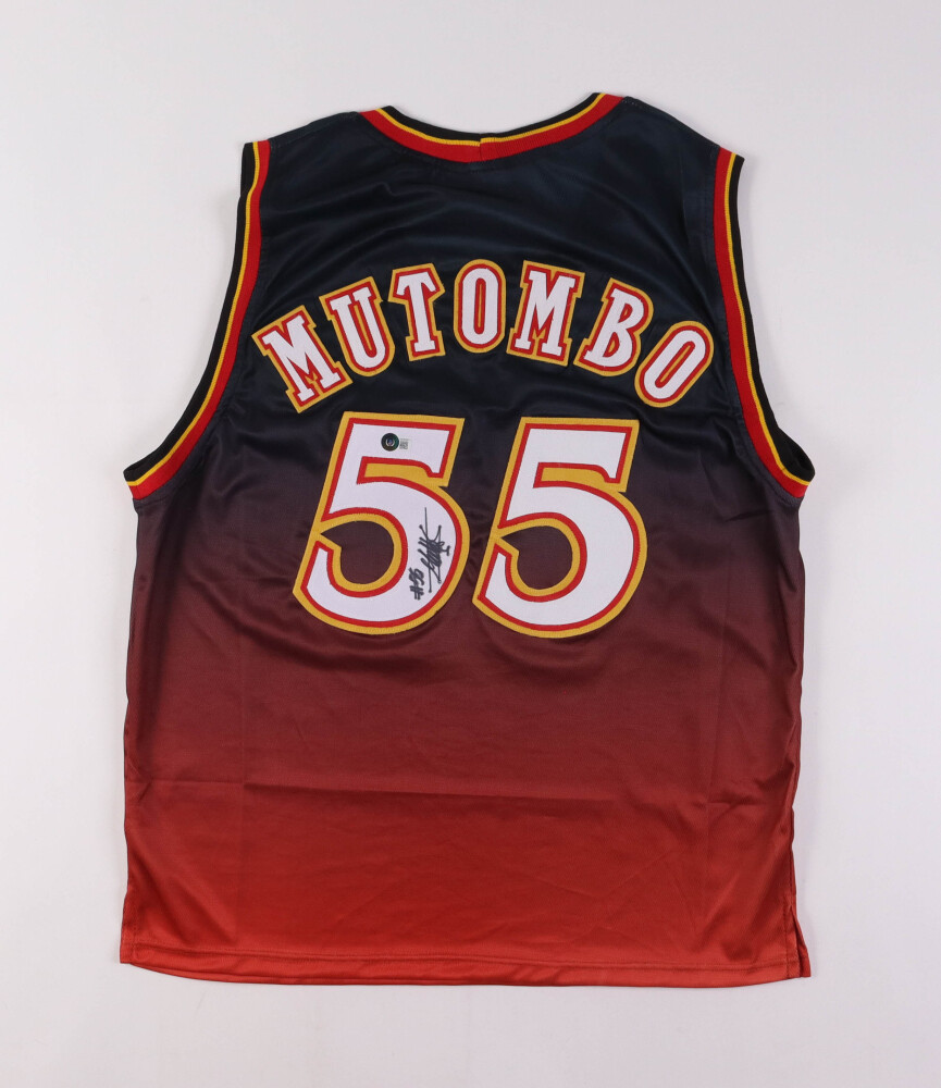 Dikembe Mutombo Signed Hawks Jersey (Beckett)