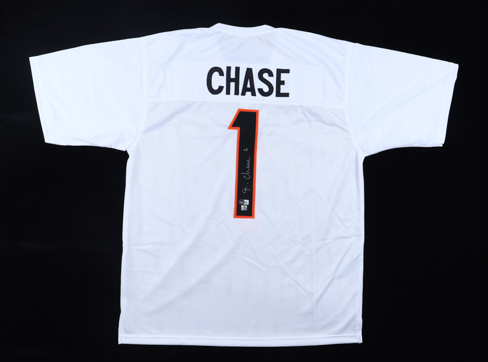 Ja'Marr Chase Signed Cincinnati Bengals white Jersey (Beckett & Chase)