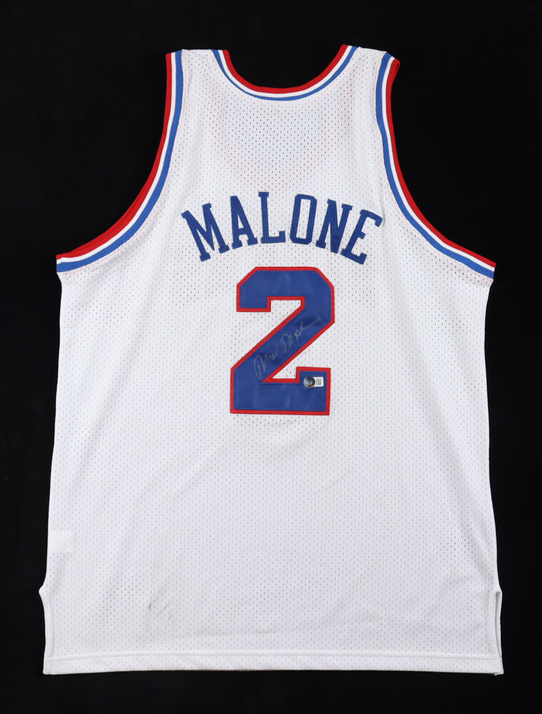 Moses Malone Signed Jersey (Beckett)