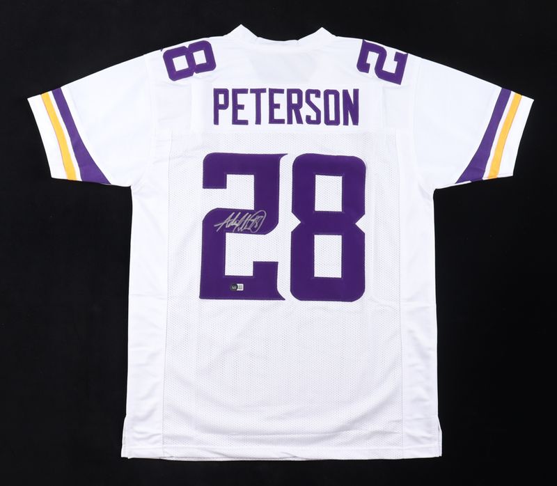 Adrian Peterson Signed Minnesota Vikings Jersey (Beckett)