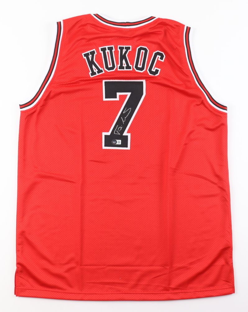 Toni Kukoc Signed Chicago Bulls Jersey (Beckett)